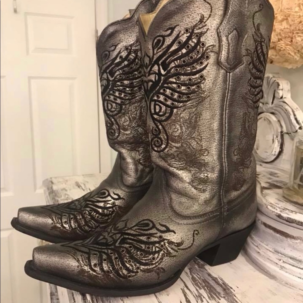 Corral boots